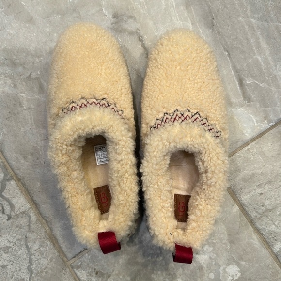 UGG Shoes - Ugg Plush slipper